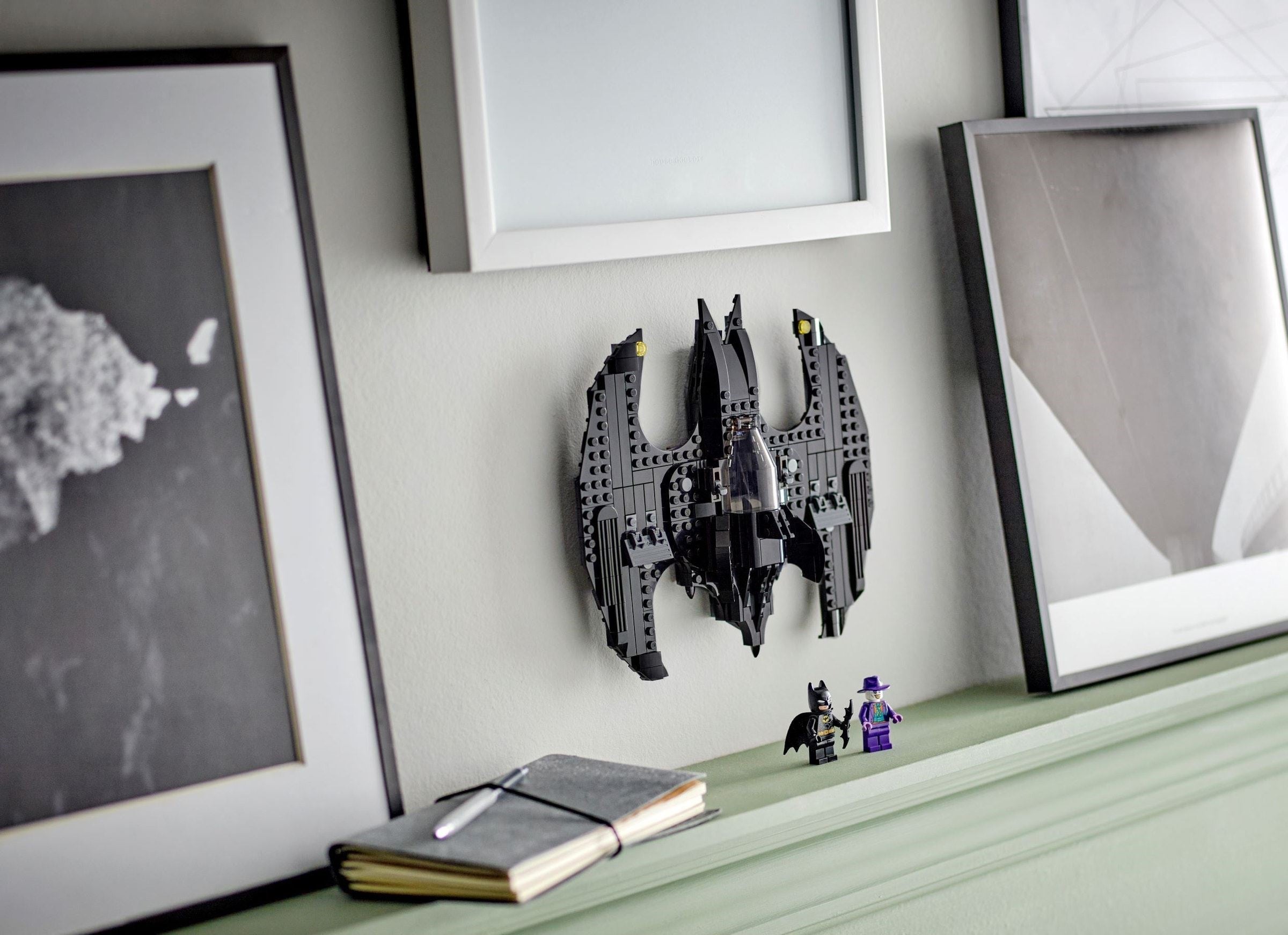 LEGO 76265 Batwing: Batman vs. The Joker