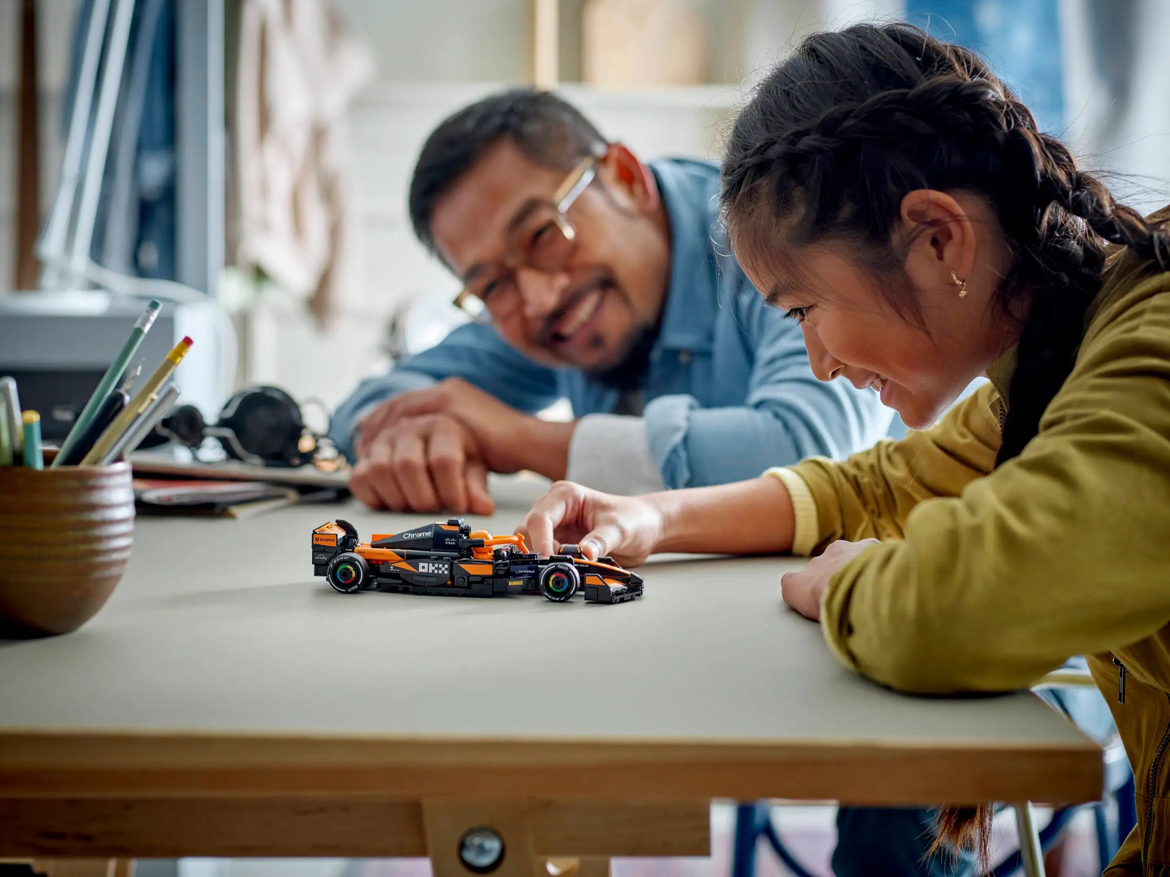 LEGO 77251 McLaren F1 Team MCL38