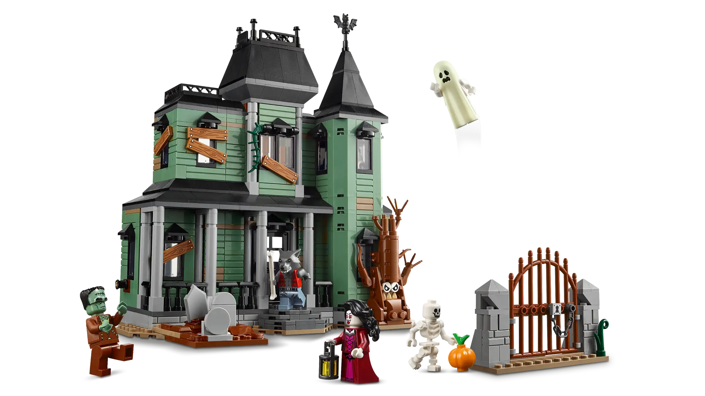 LEGO 31167 Haunted Mansion set with characters and accessories on a white background