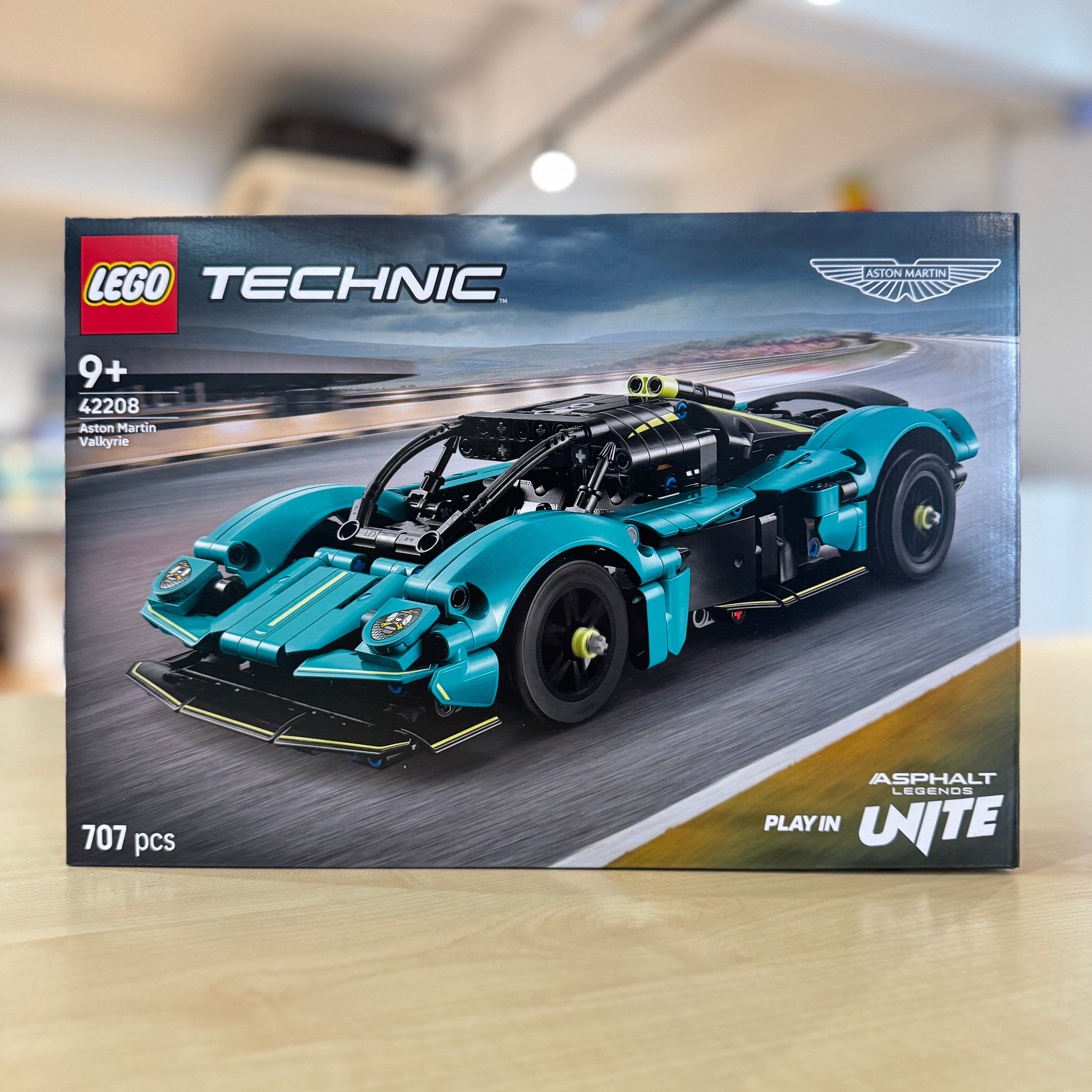 LEGO 42208 Aston Martin Valkyrie