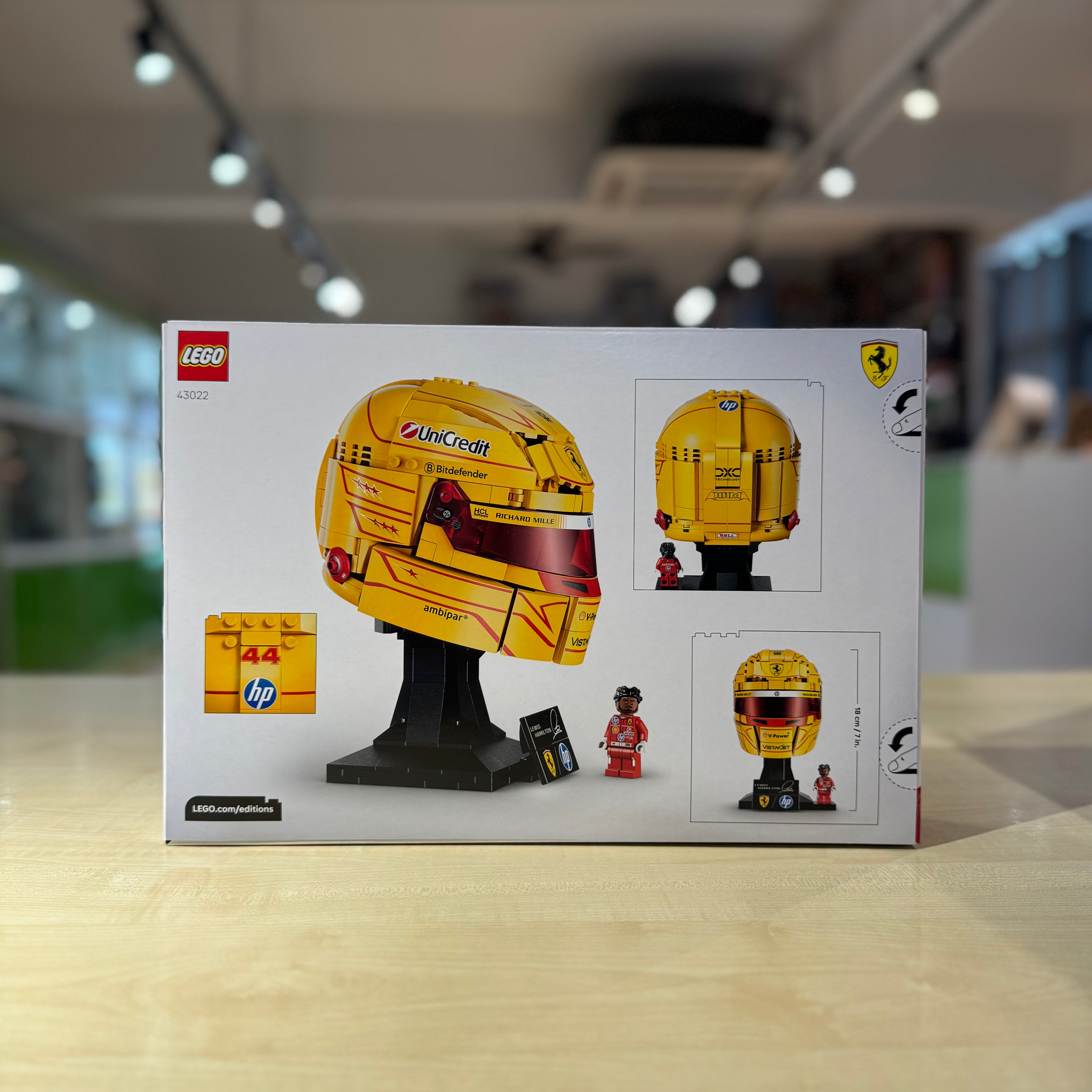 LEGO 43022 Scuderia Ferrari HP Lewis Hamilton Helmet