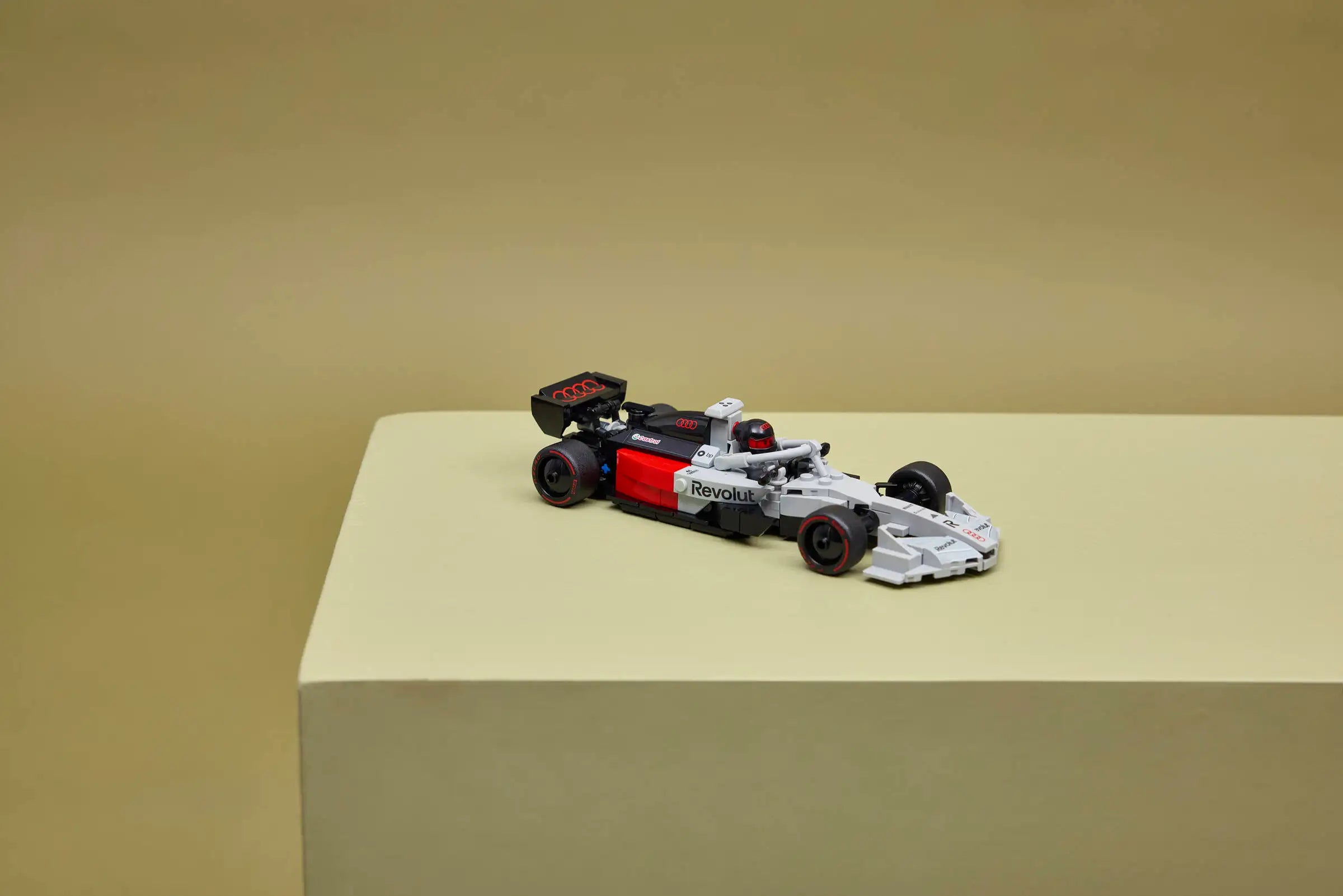 LEGO 77259 Audi Revolut F1 Team R26 Race Car