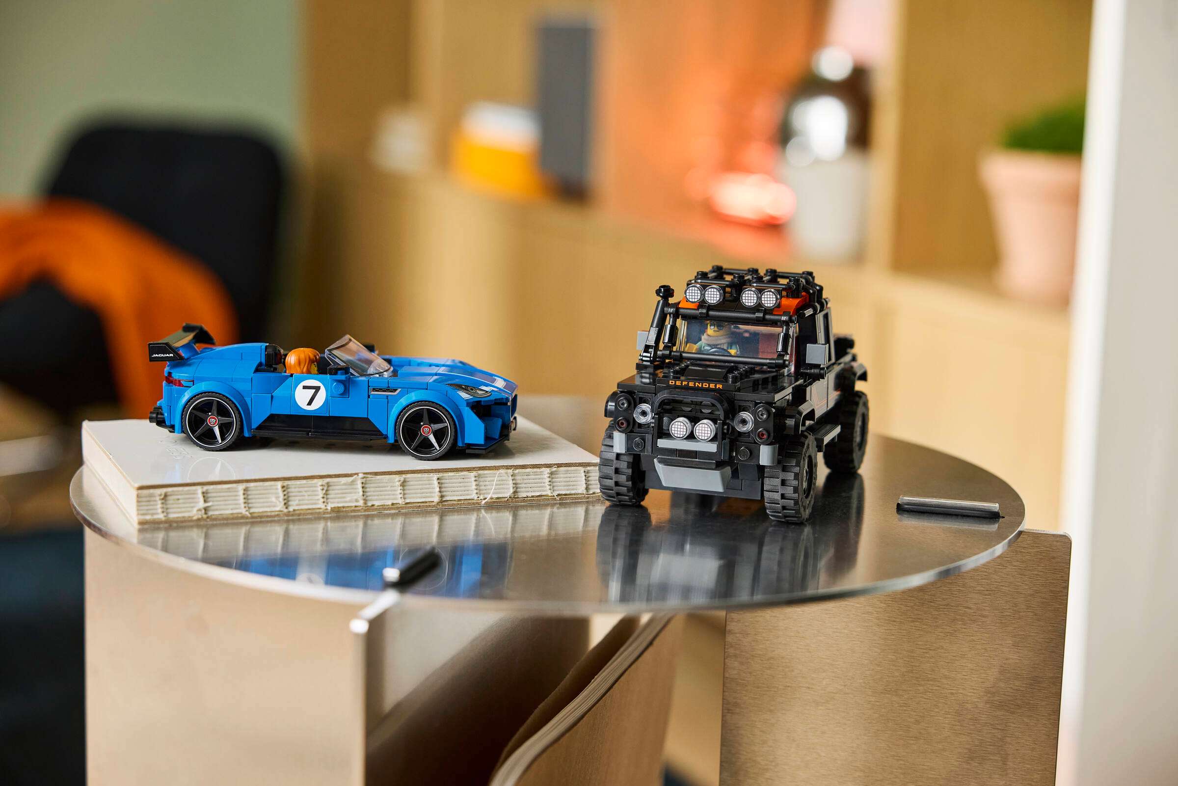 LEGO 77264 Jaguar Project 7 & Land Rover Defender