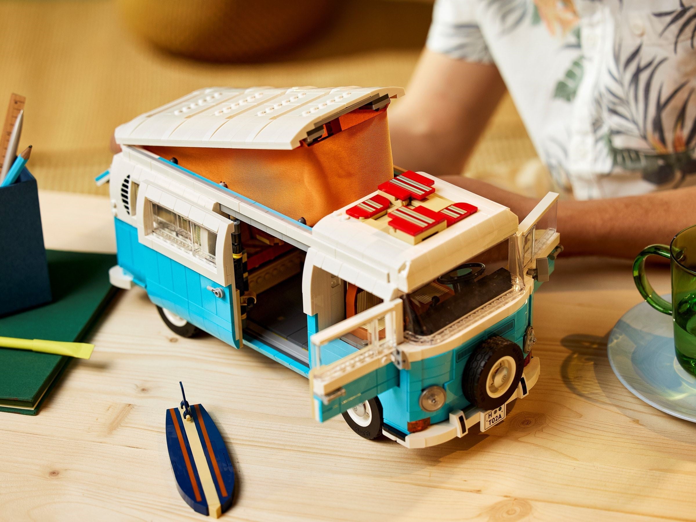LEGO 10279 Volkswagen T2 Camper Van