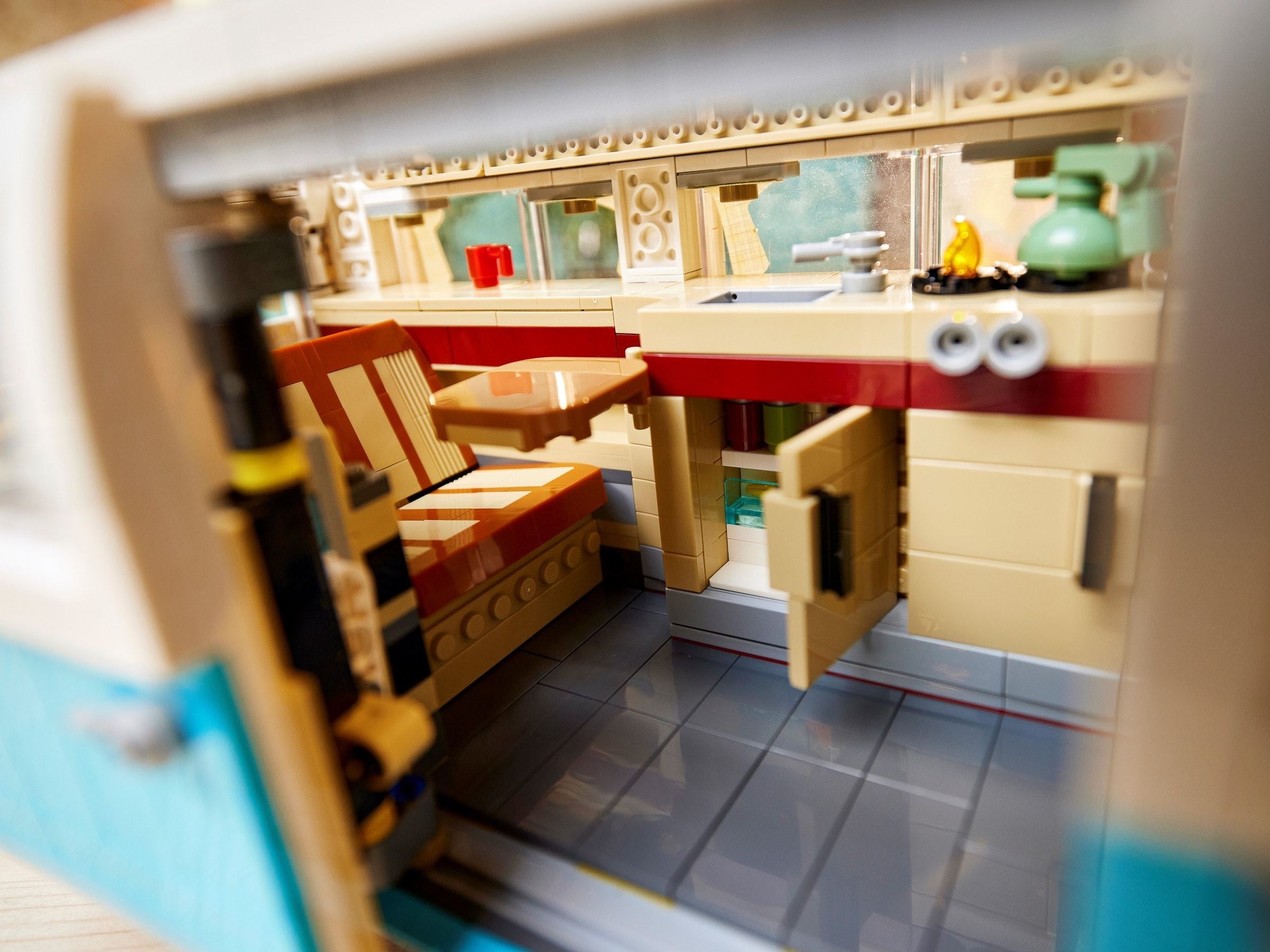 LEGO 10279 Volkswagen T2 Camper Van