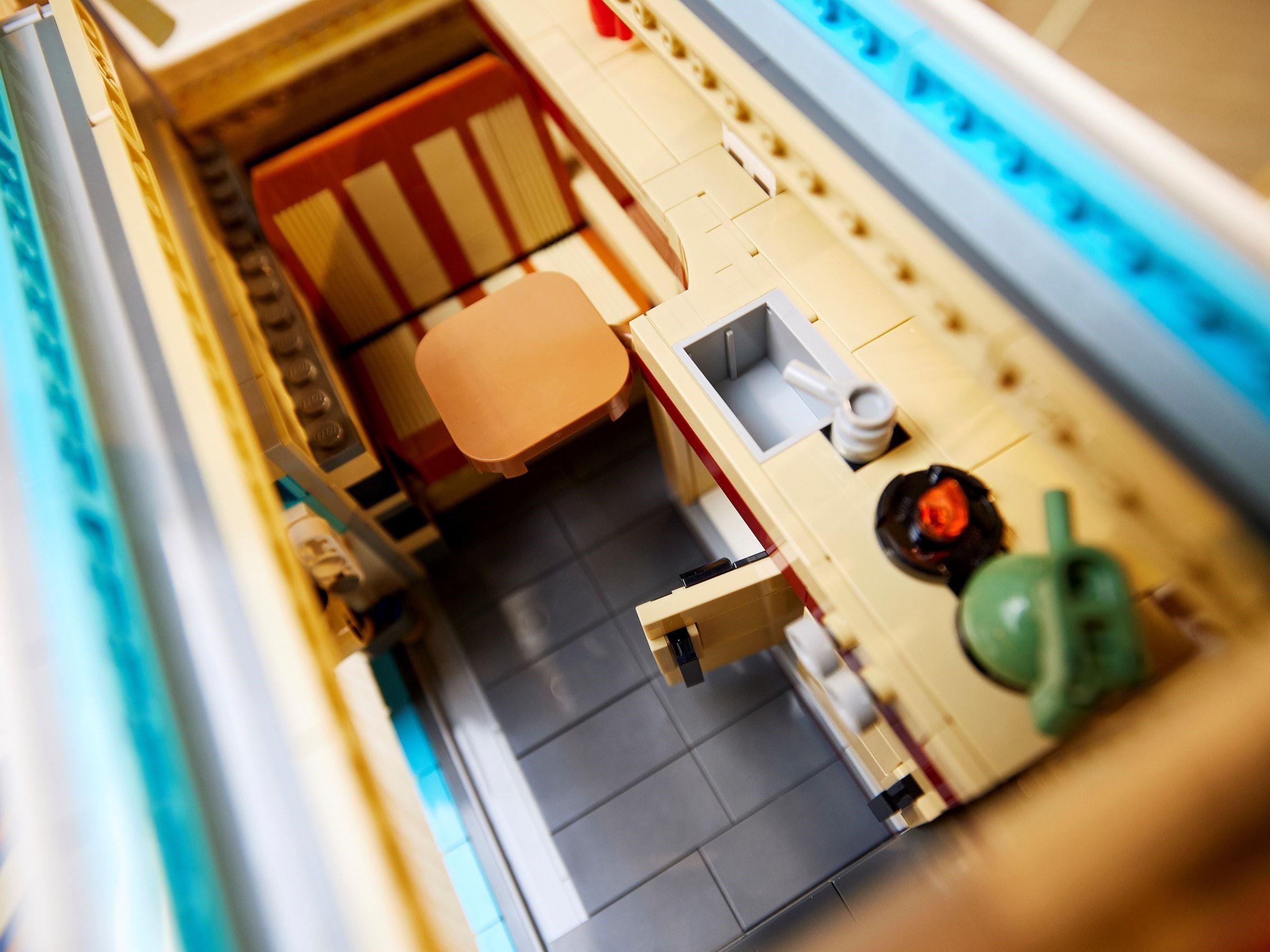 LEGO 10279 Volkswagen T2 Camper Van