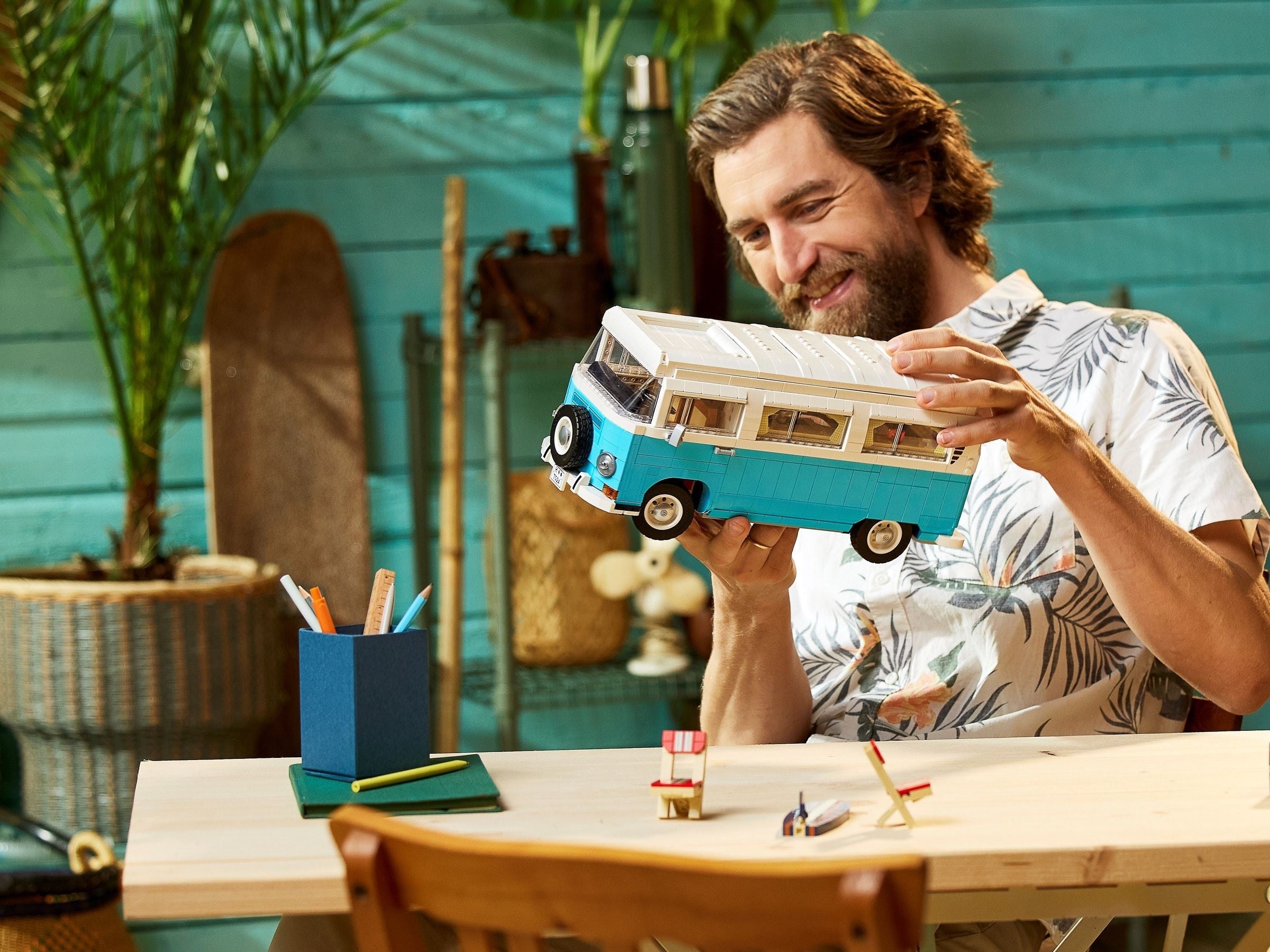 LEGO 10279 Volkswagen T2 Camper Van