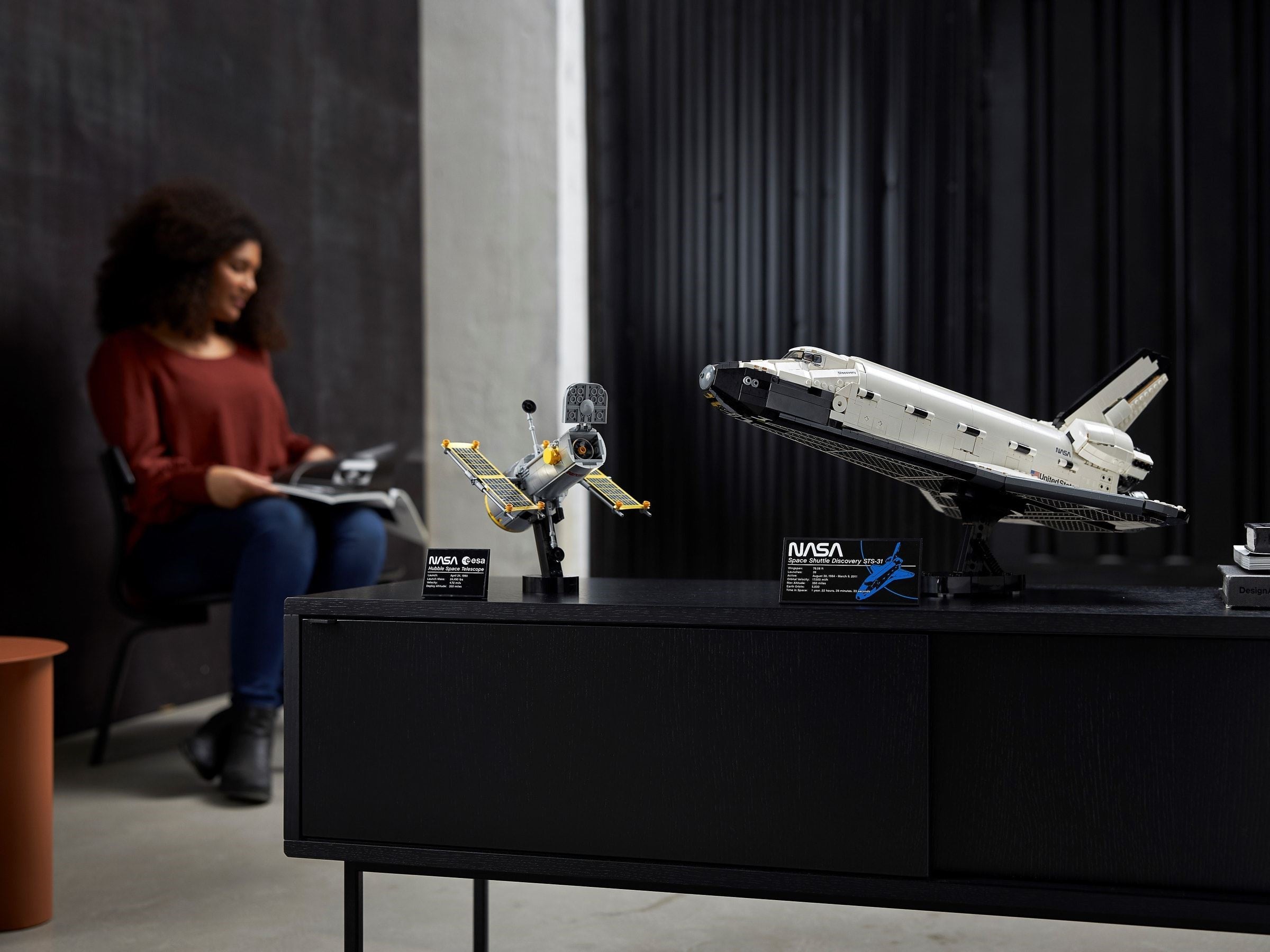 LEGO 10283 NASA Space Shuttle Discovery