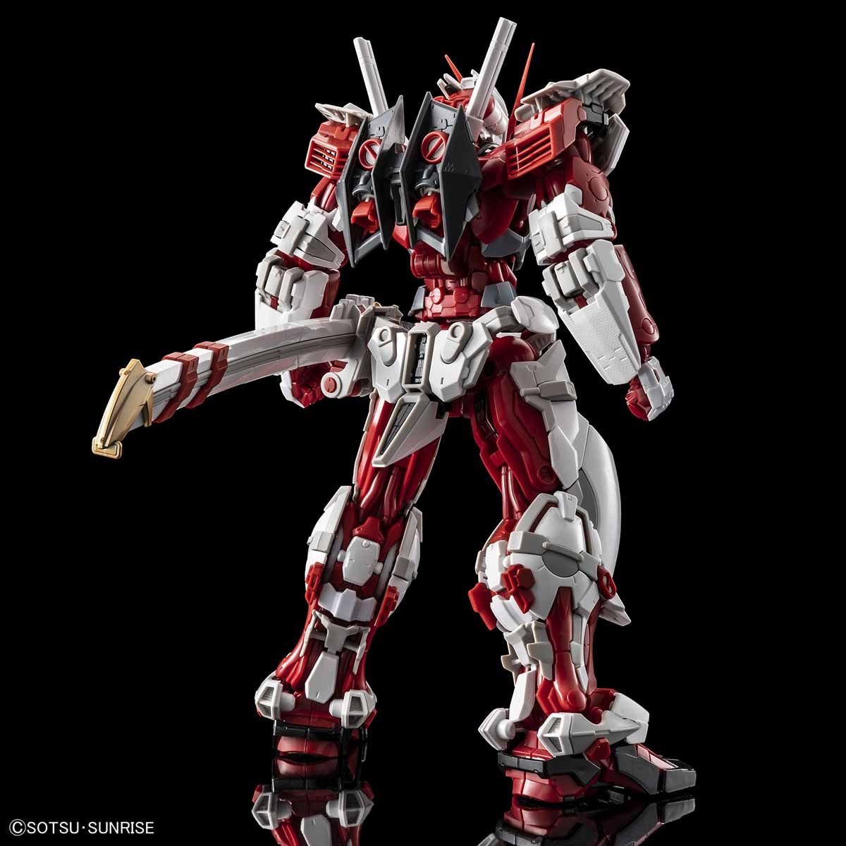 High-Resolution Model 1/100 Gundam Astray Red Frame