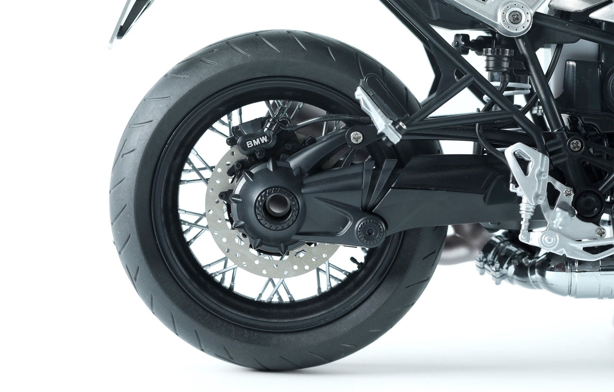 MENG 1/9 BMW R nineT (Pre-Colored Edition) MT-003s