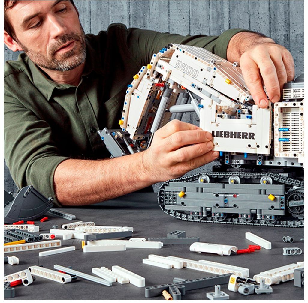 LEGO 42100 Liebherr R 9800 Excavator
