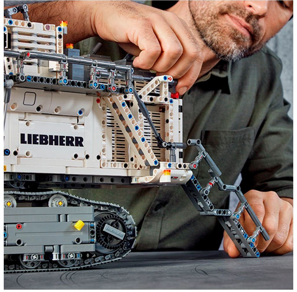 LEGO 42100 Liebherr R 9800 Excavator
