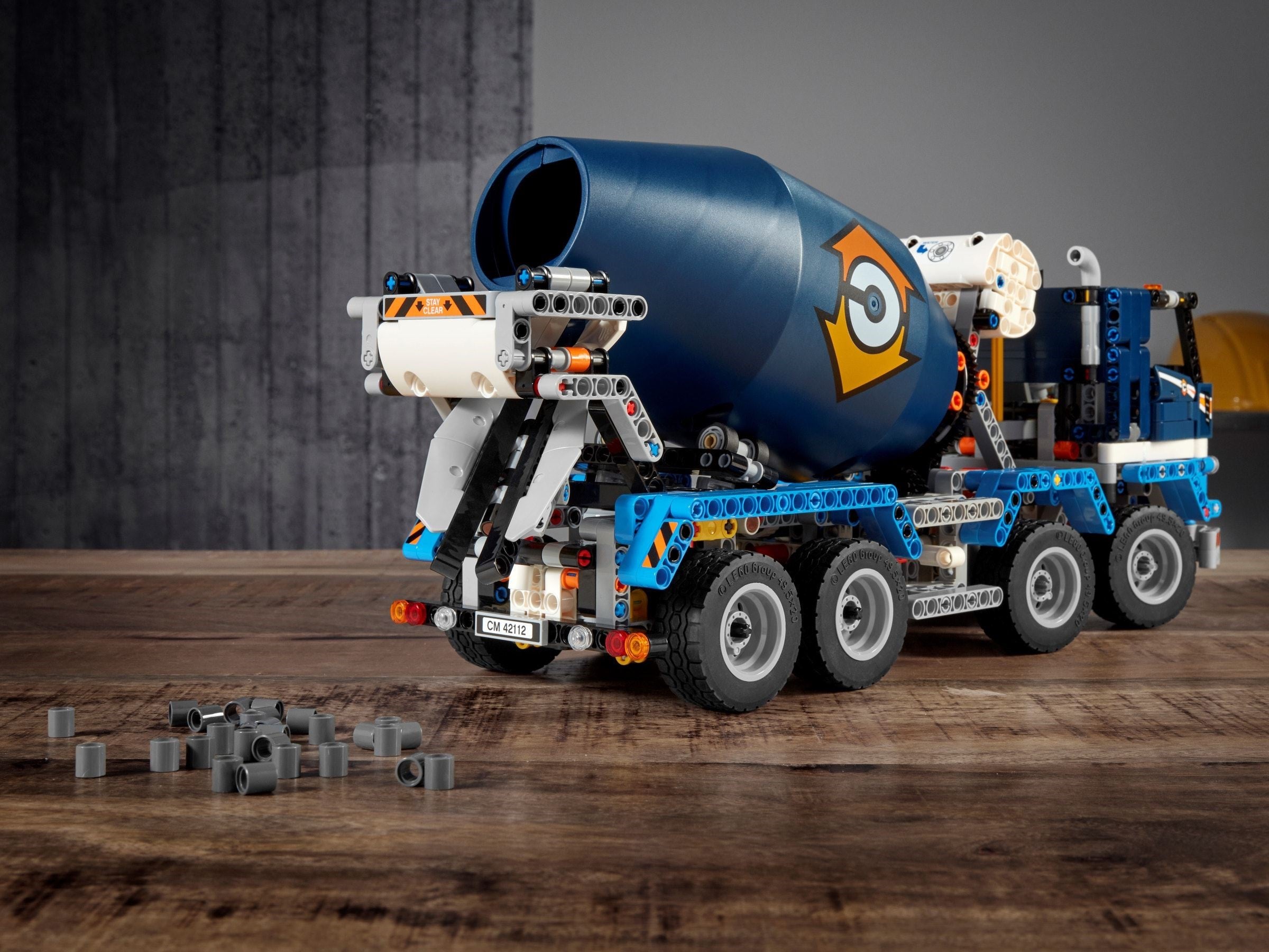 LEGO 42112 Concrete Mixer Truck
