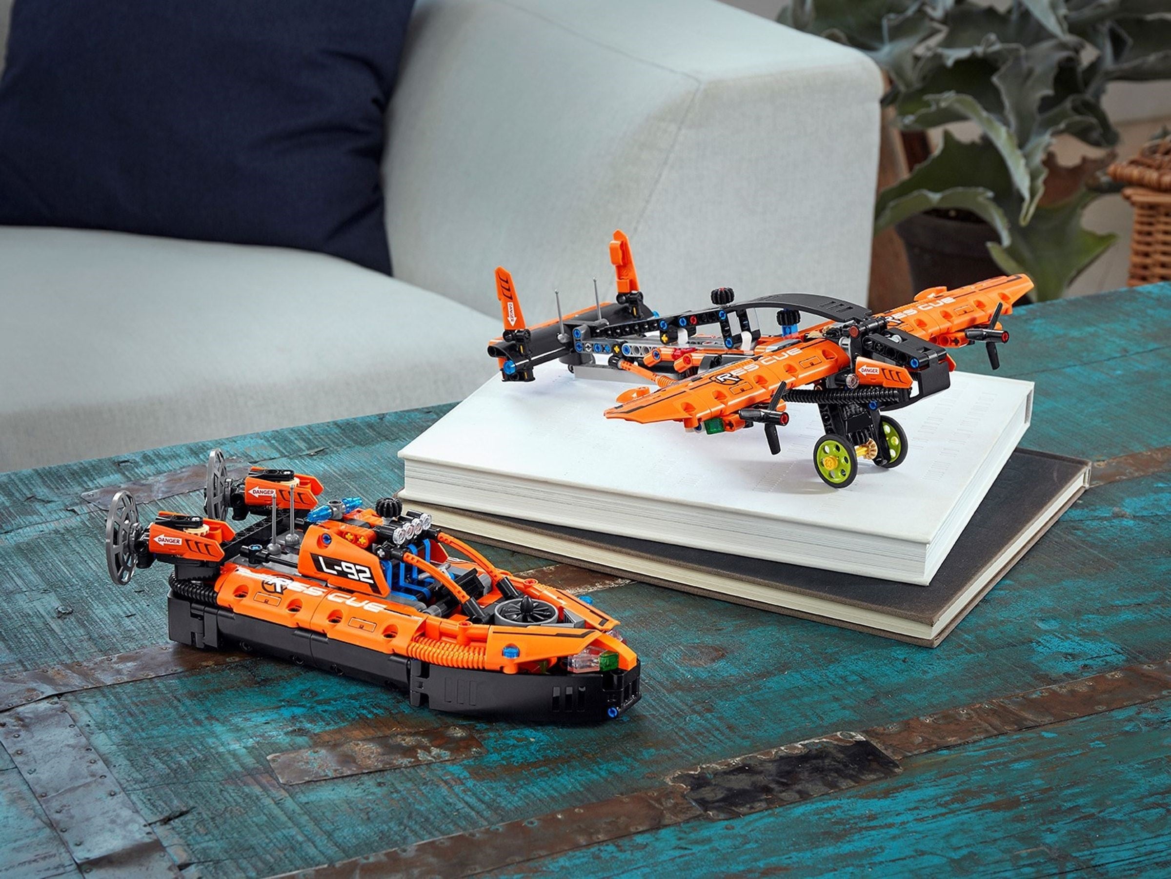 LEGO 42120 Rescue Hovercraft