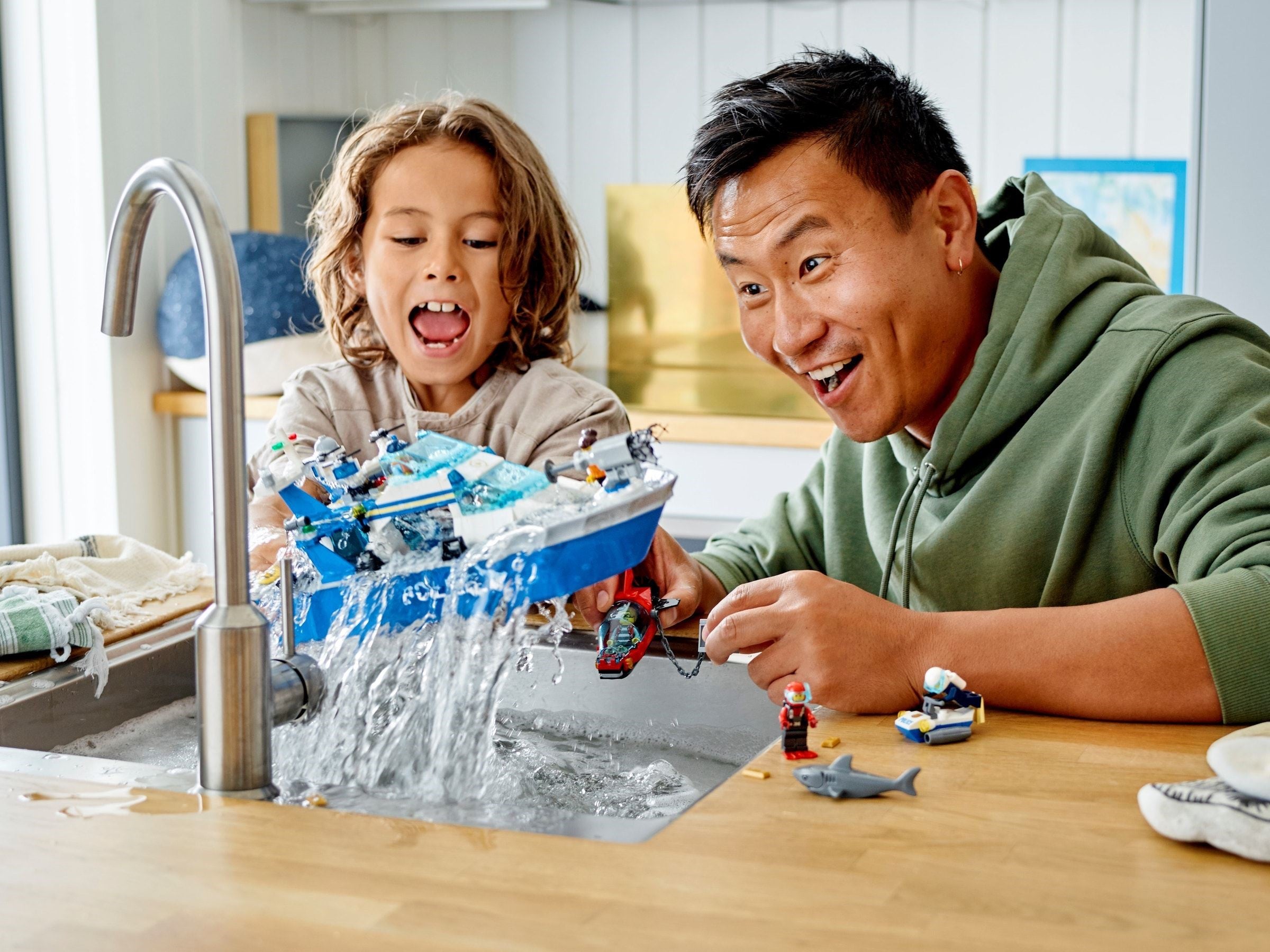 LEGO 60277 Police Patrol Boat