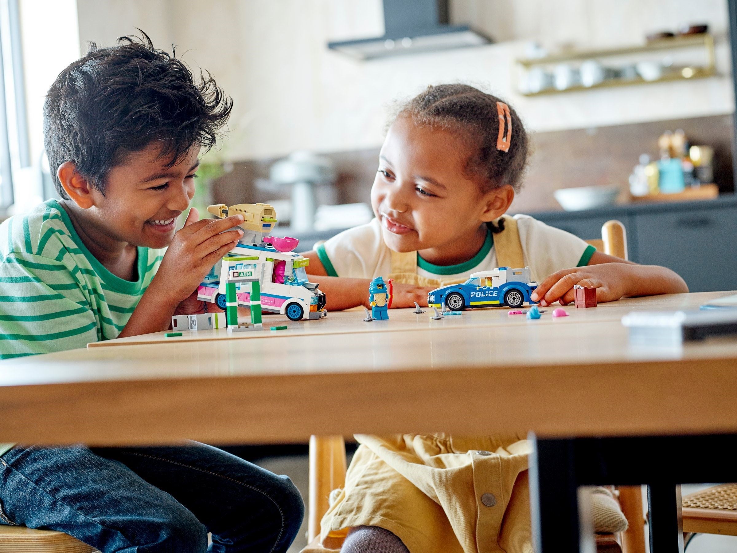 LEGO 60314 Ice Cream Truck Police Chase