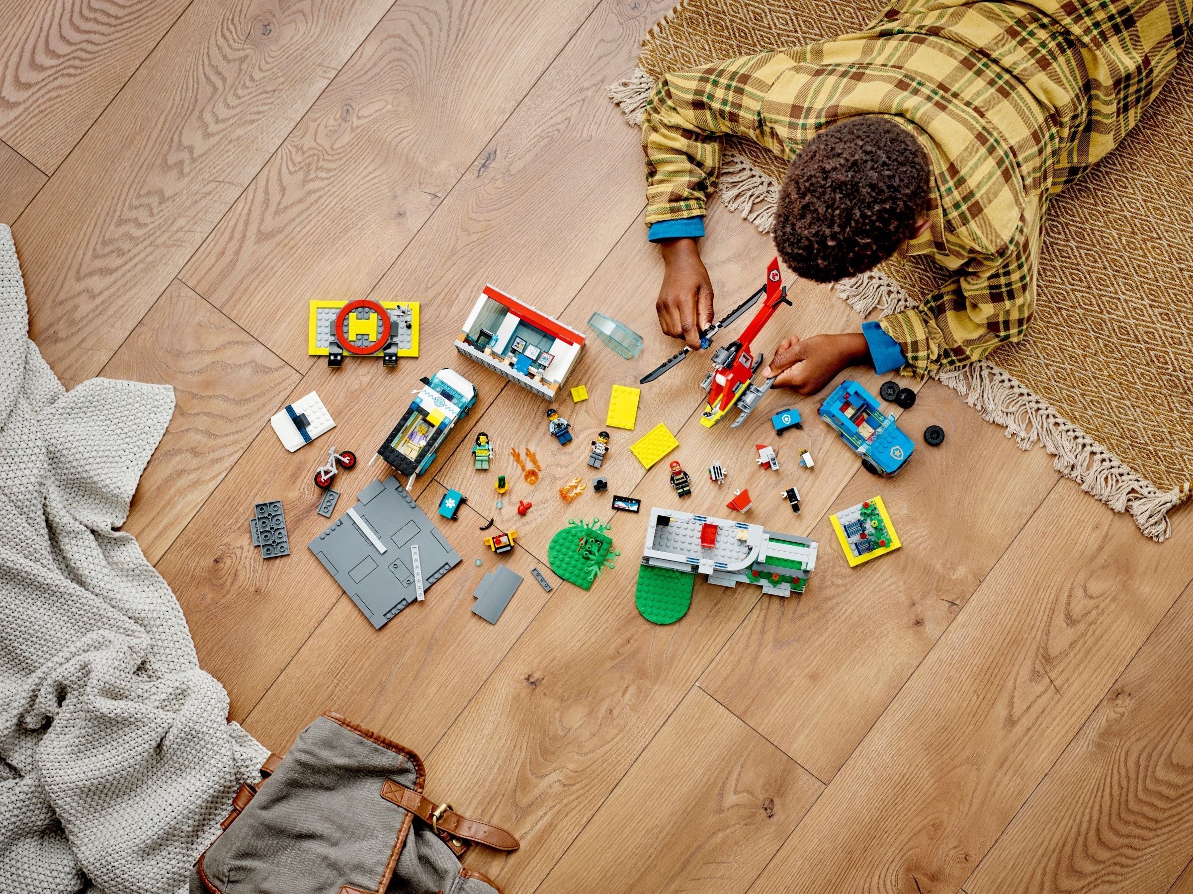 LEGO 60371 Emergency Vehicles HQ