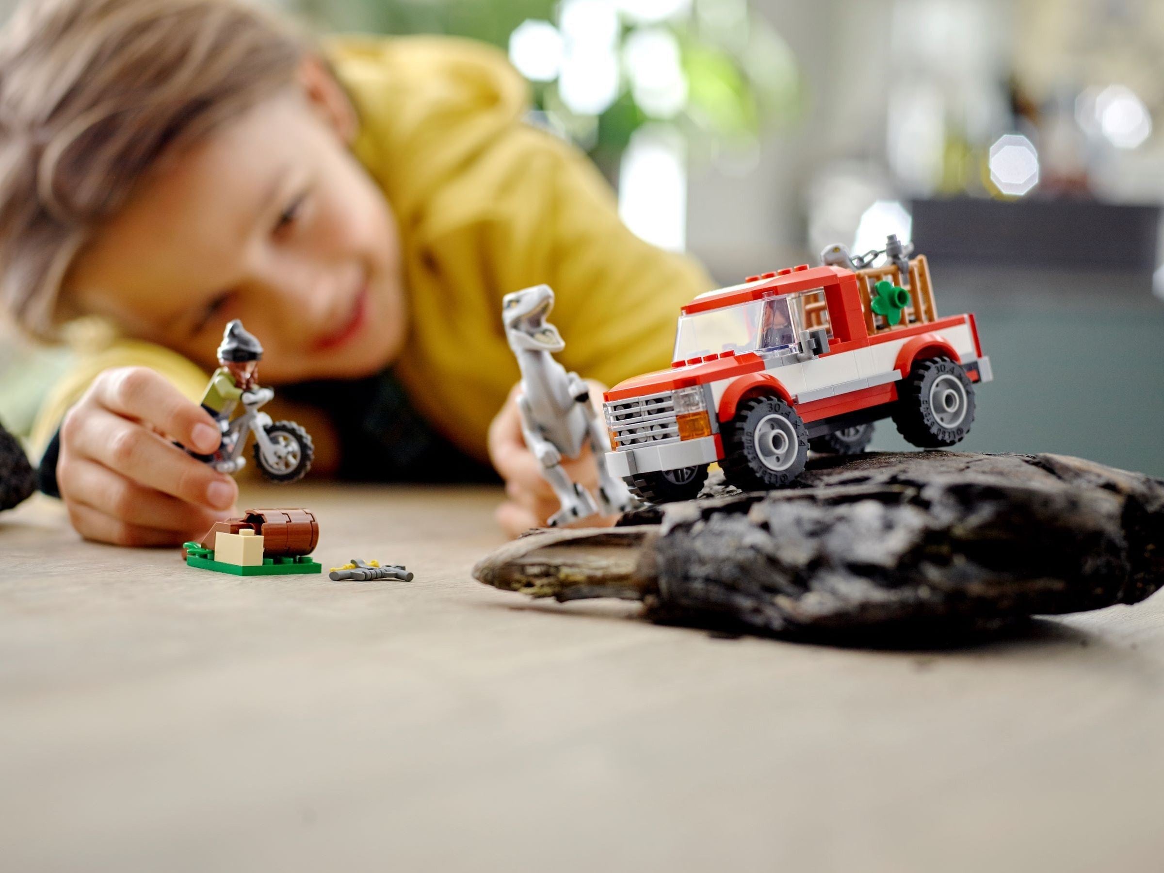 LEGO 76946 Blue & Beta Velociraptor Capture