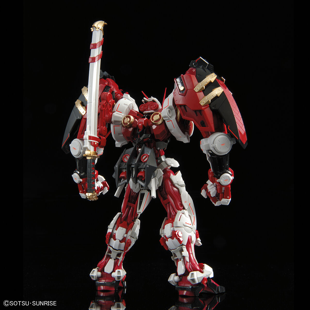 High-Resolution Model 1/100 Gundam Astray Red Frame Powered Red