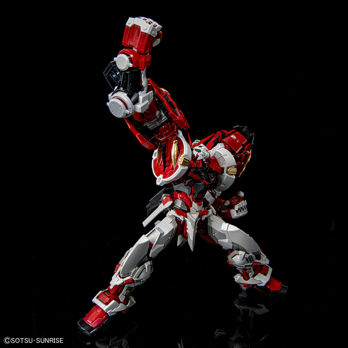 High-Resolution Model 1/100 Gundam Astray Red Frame Powered Red