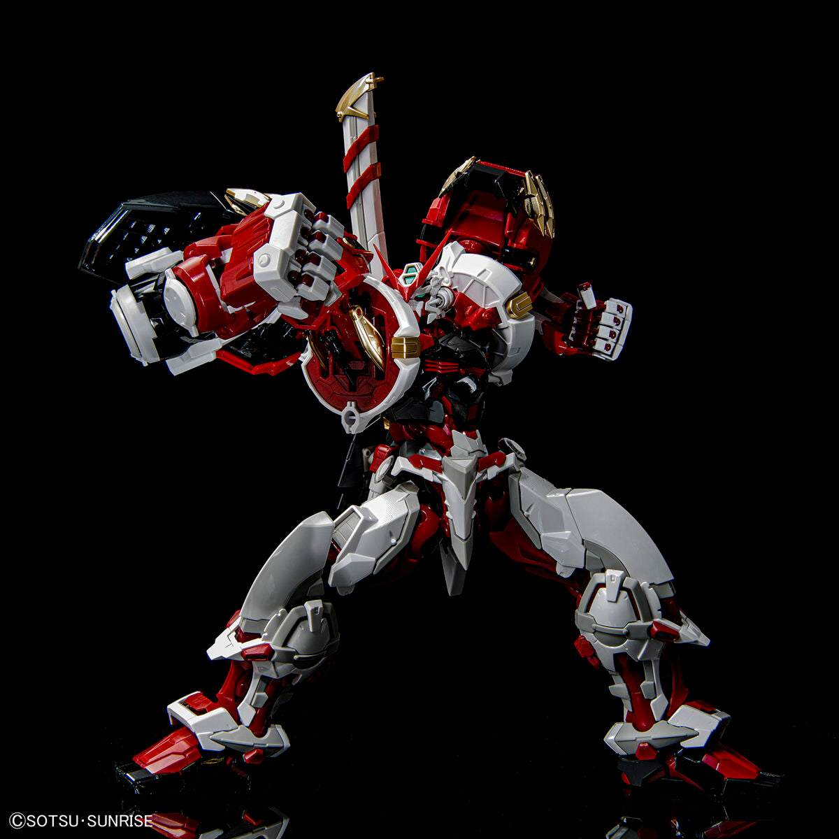 High-Resolution Model 1/100 Gundam Astray Red Frame Powered Red