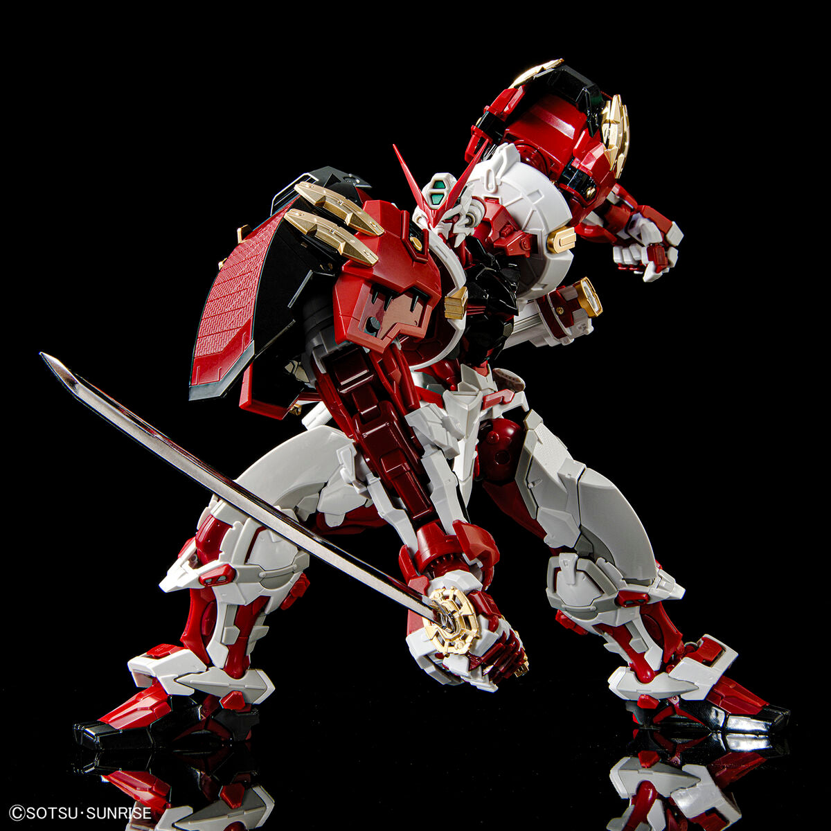 High-Resolution Model 1/100 Gundam Astray Red Frame Powered Red
