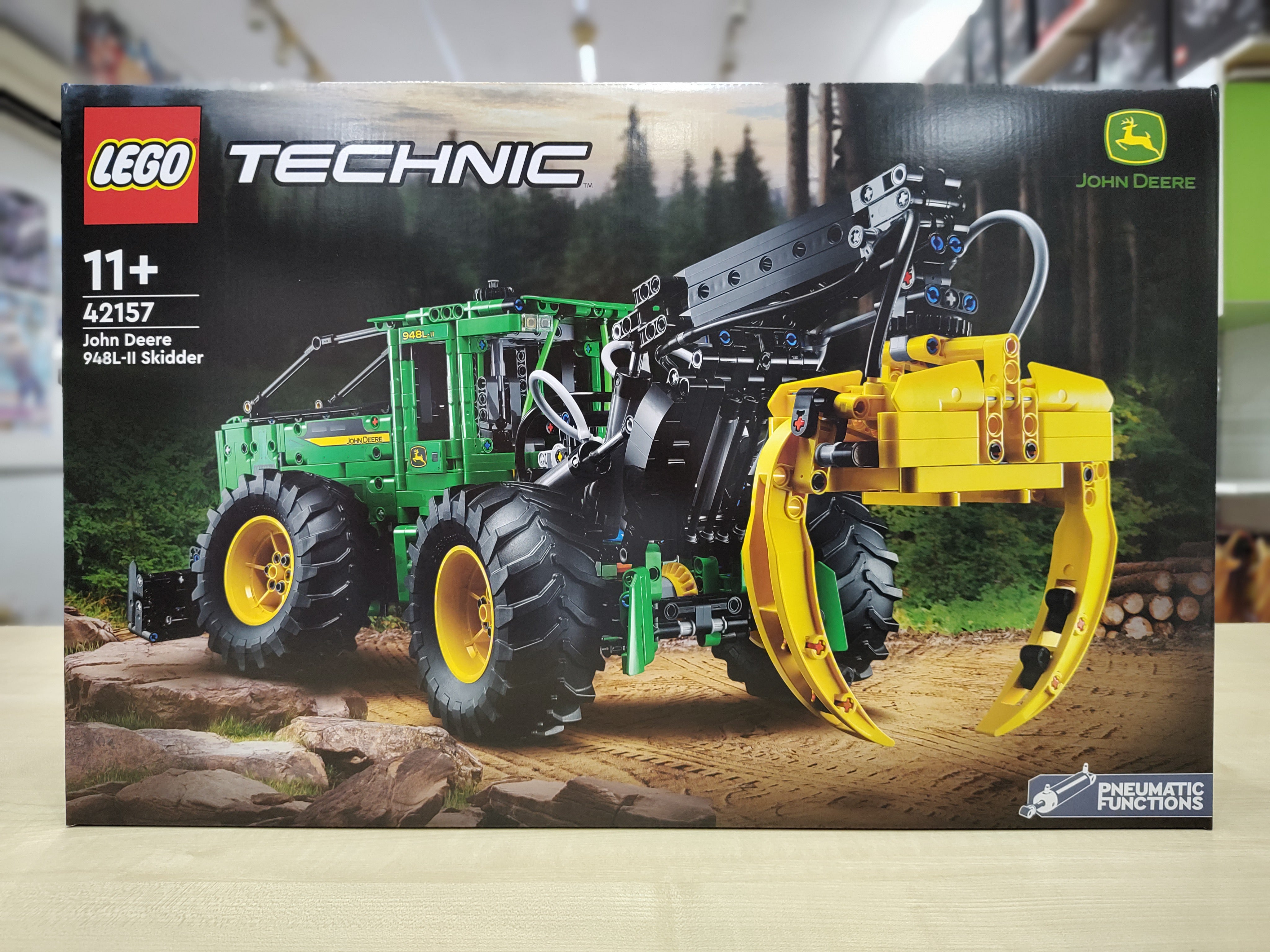 LEGO 42157 John Deere 948L II Skidder