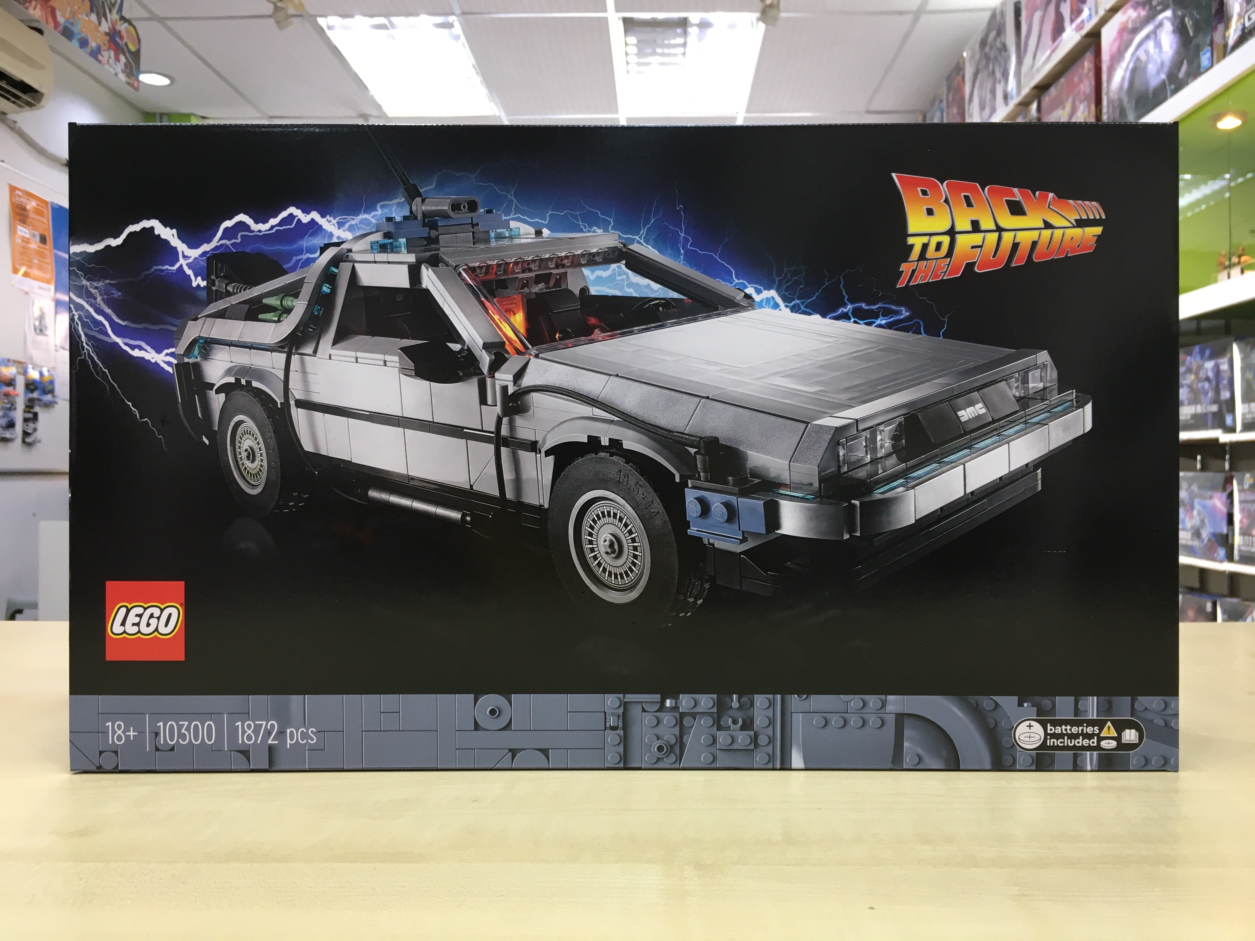 LEGO 10300 Back to the Future Time Machine