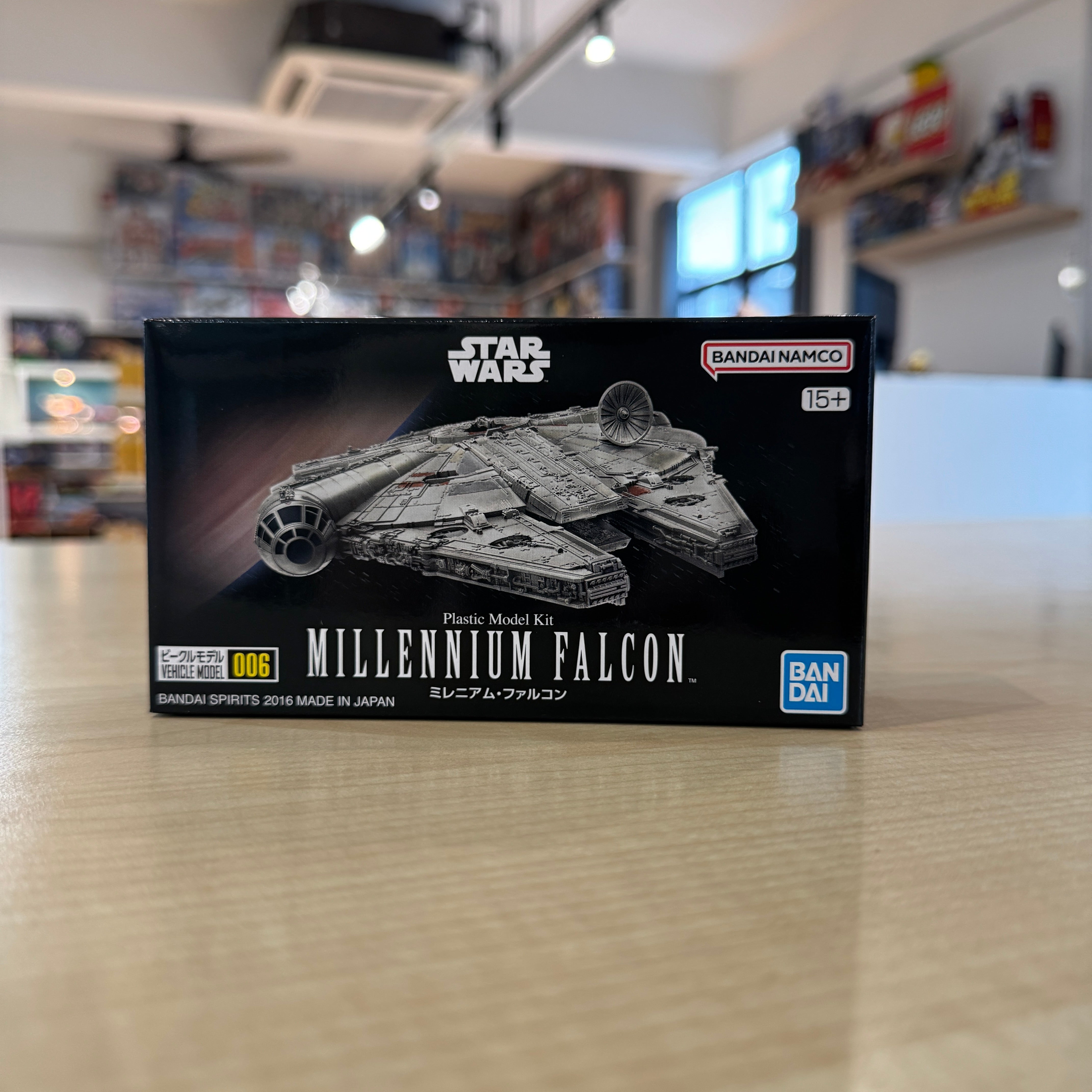 Bandai Star Wars Vehicle Model series - 006 Millennium Falcon