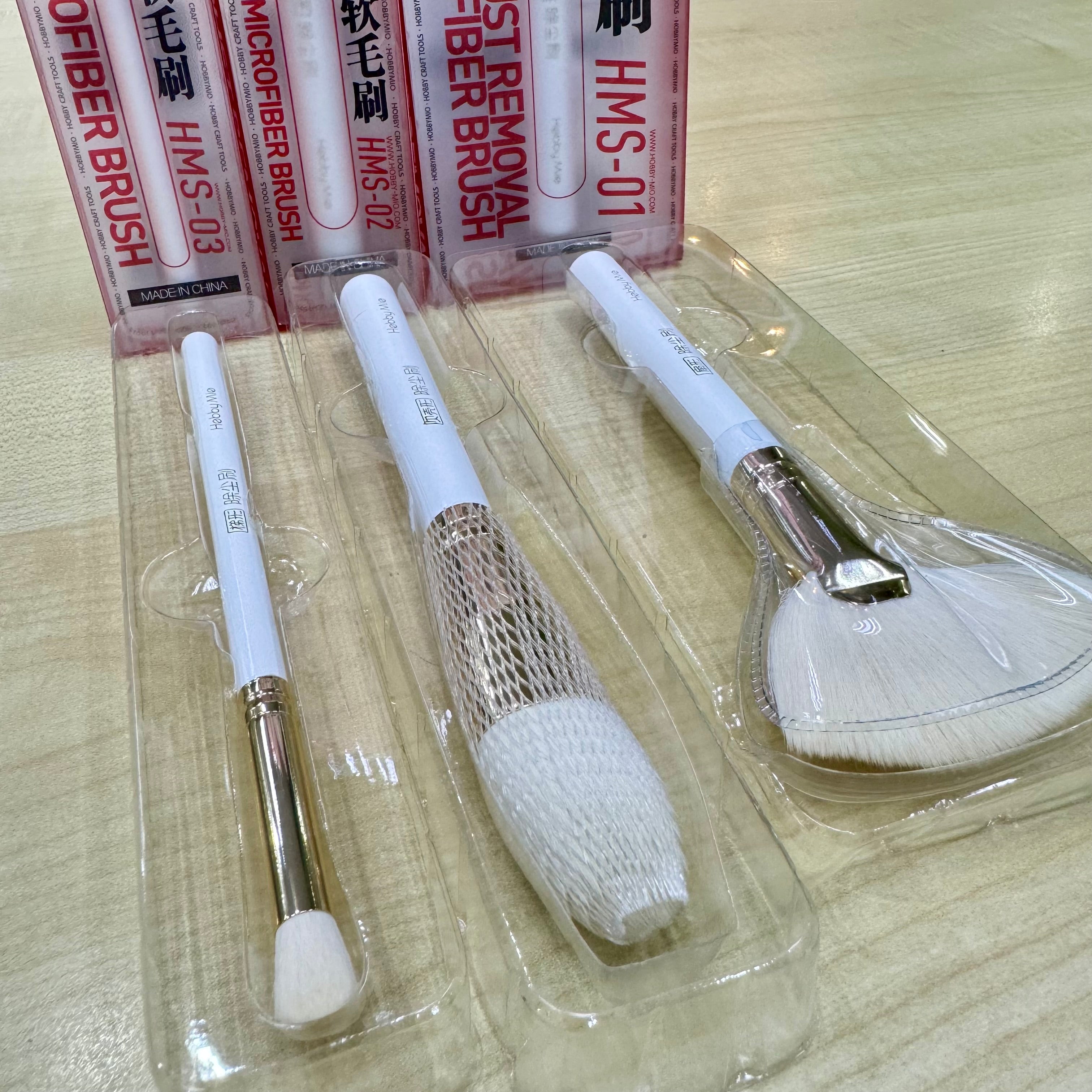 Hobby Mio Professional Microfiber Brush