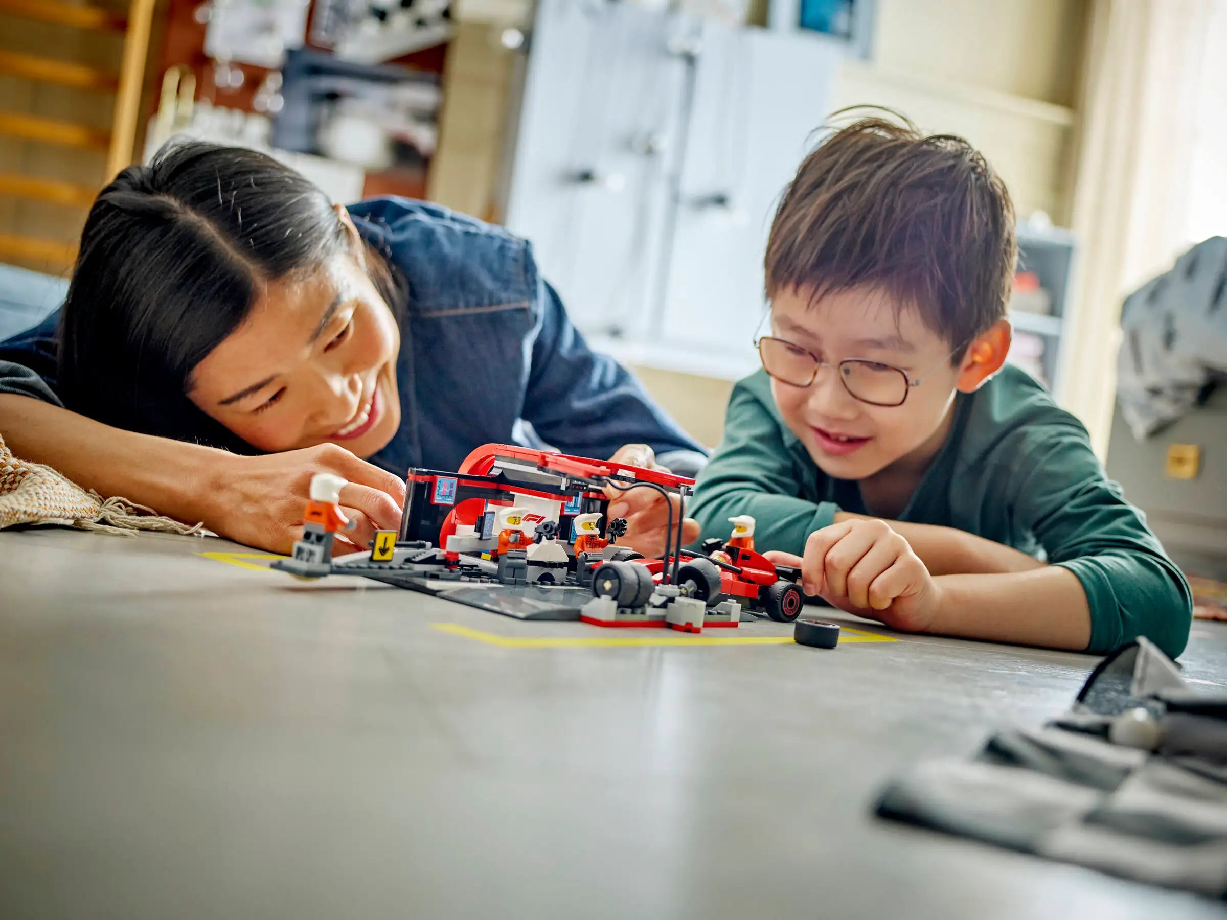 LEGO 60443 F1 Pit Stop & Pit Crew with Ferrari Car