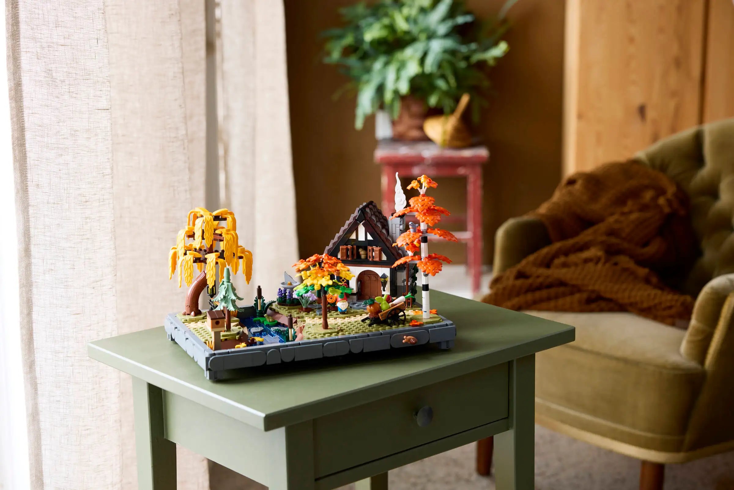 LEGO 10372 Autumn Cottage Garden