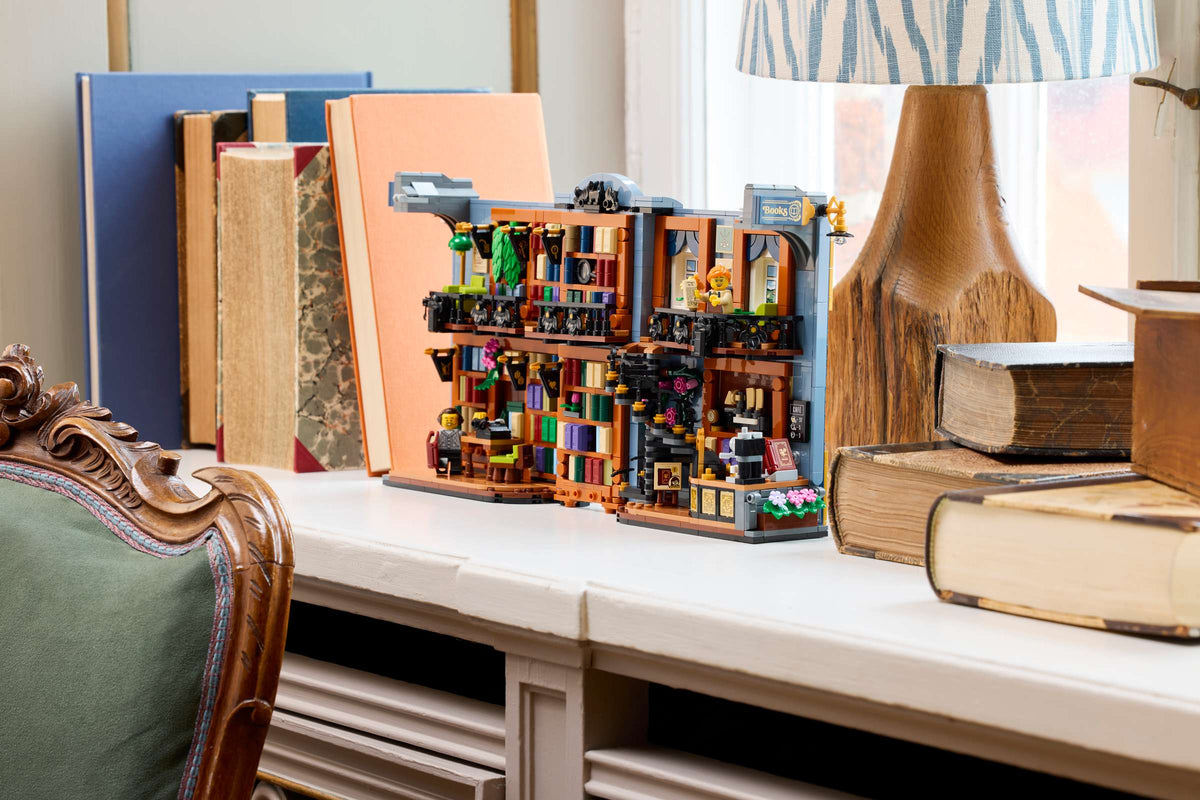 LEGO 11379 Bookstore: Book Nook