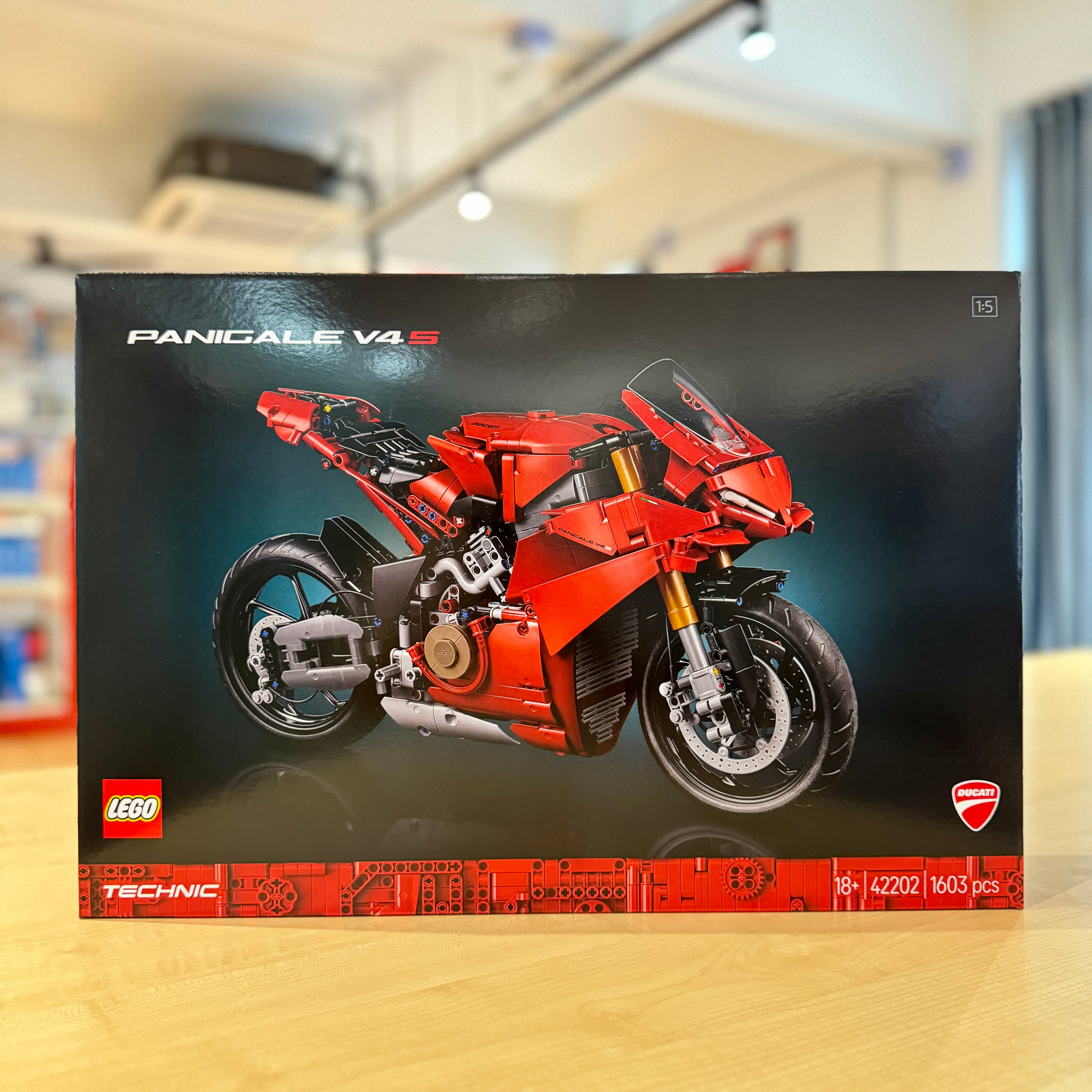 LEGO 42202 Ducati Panigale V4 S Motorcycle