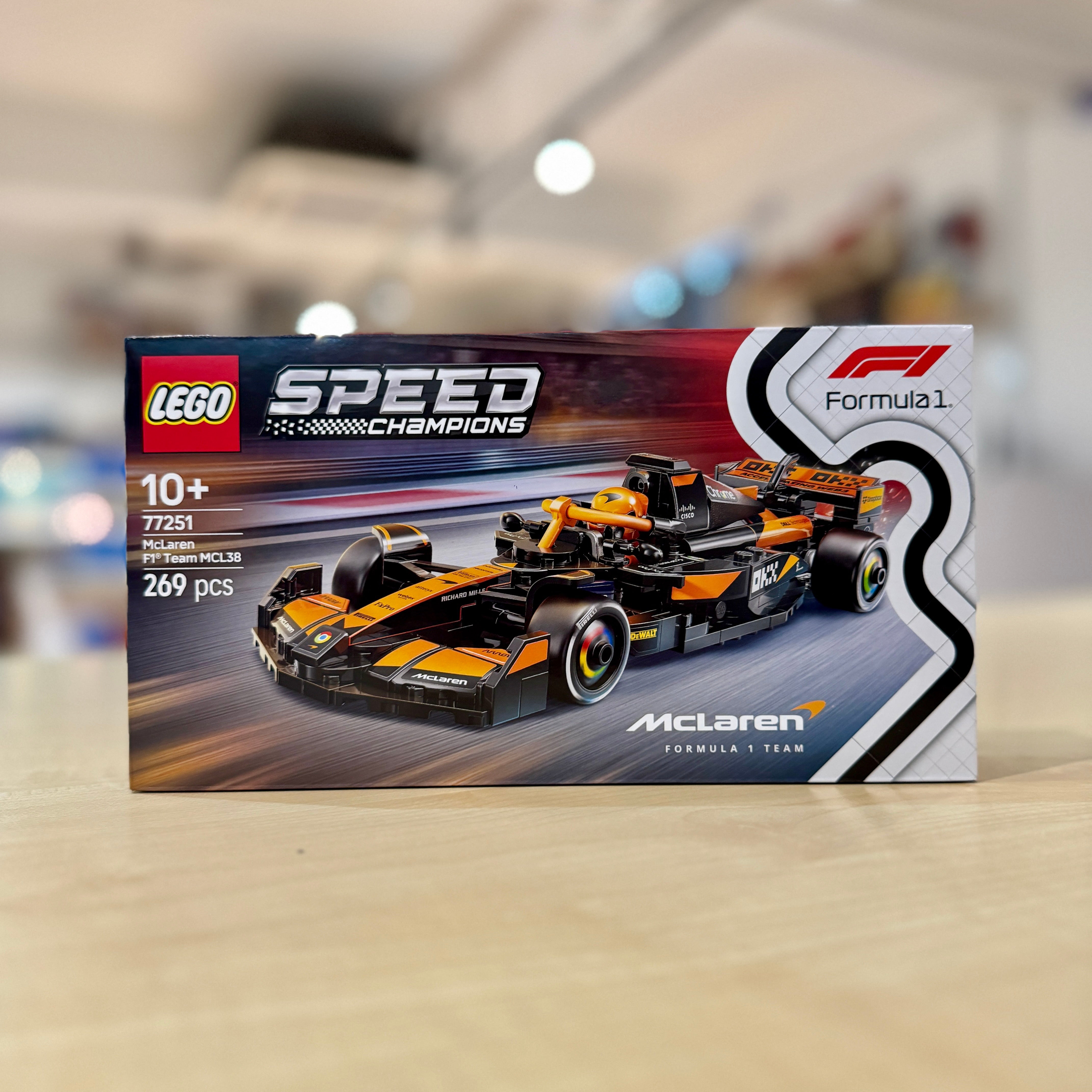 LEGO 77251 McLaren F1 Team MCL38