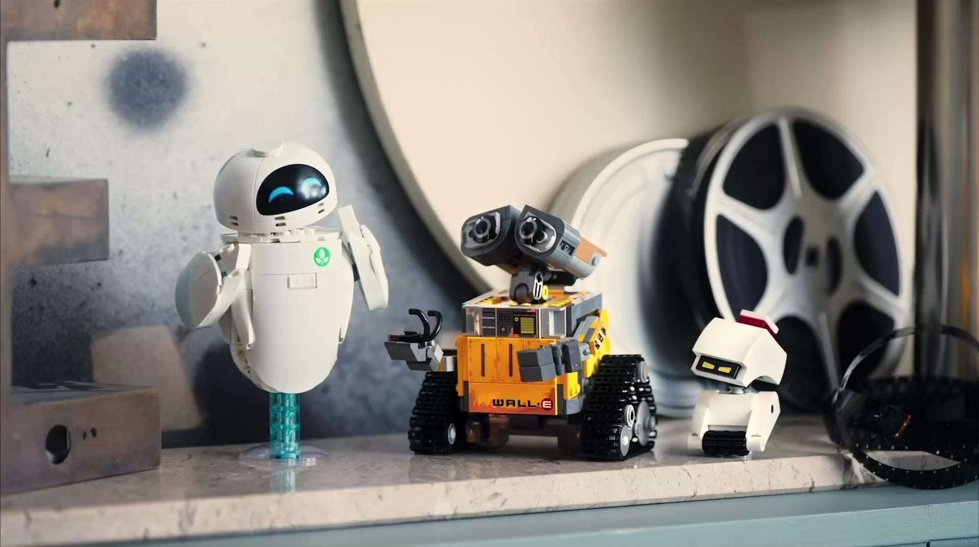 LEGO 43279 WALL-E and EVE