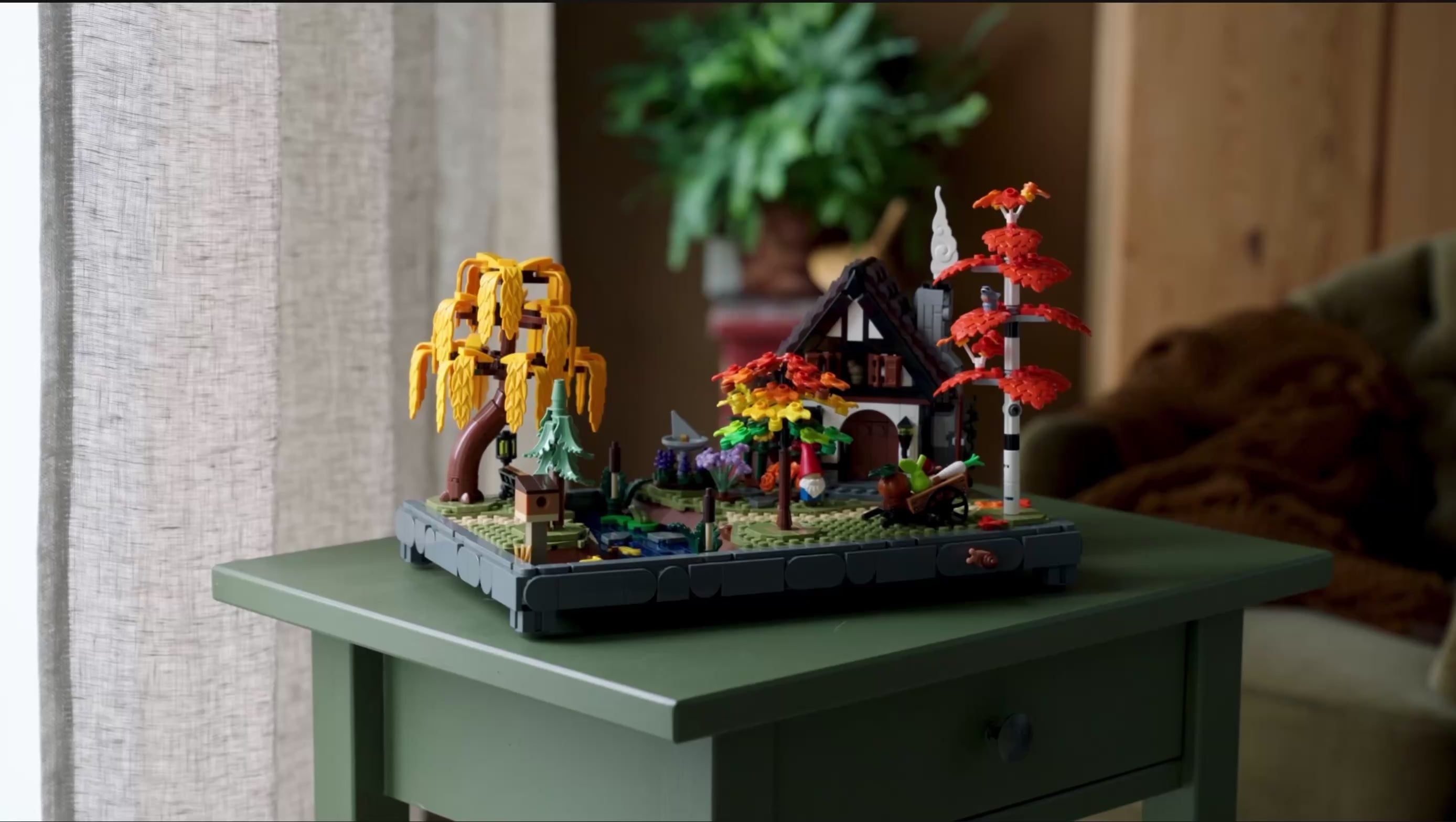 LEGO 10372 Autumn Cottage Garden
