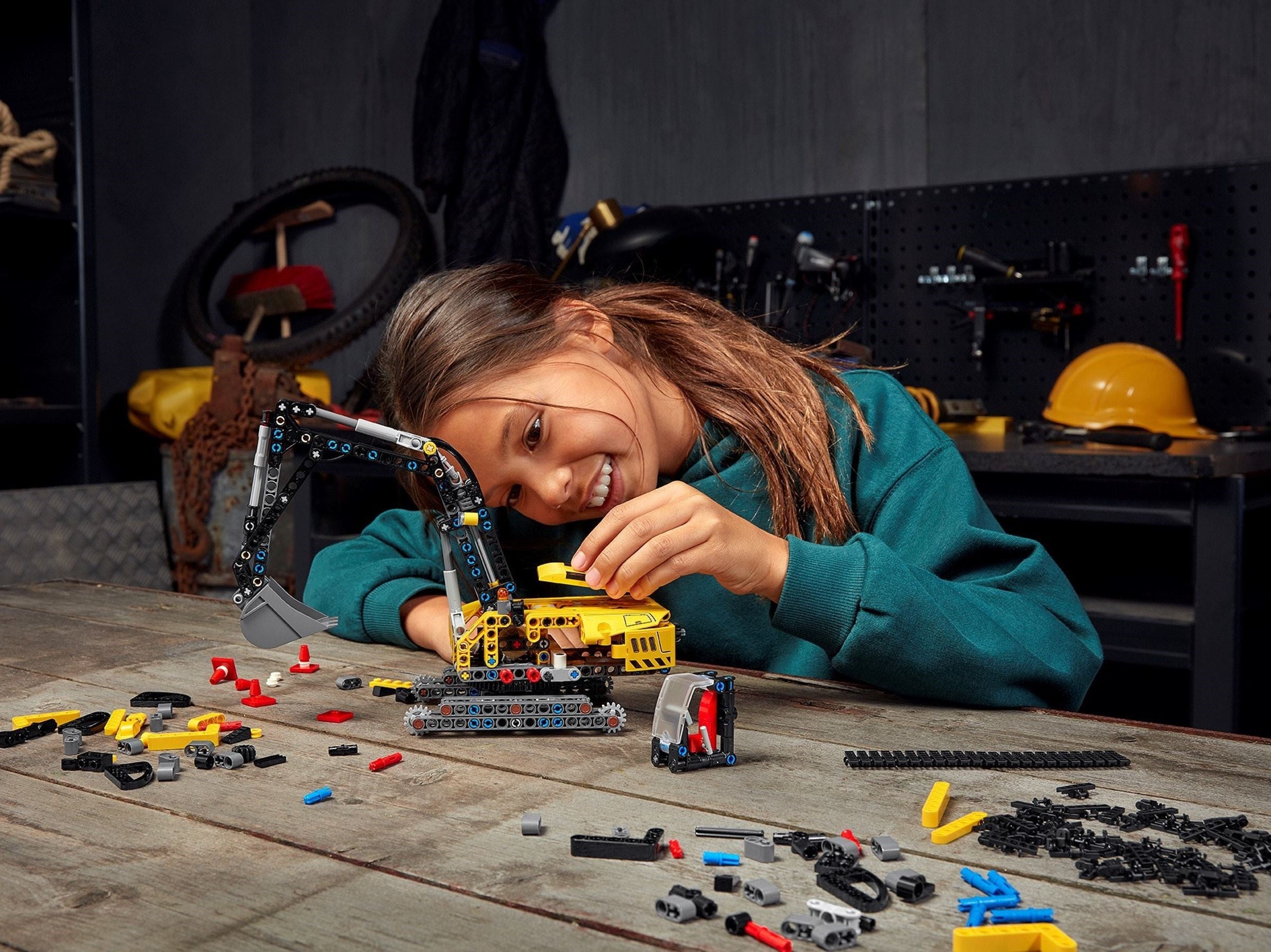 LEGO 42121 Heavy Duty Excavator