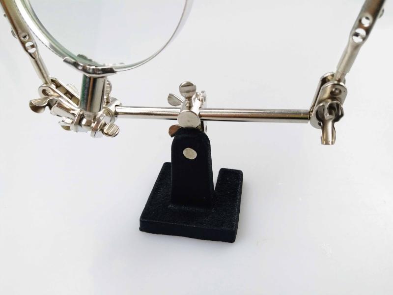 Magnifier with 3 Handlers B036